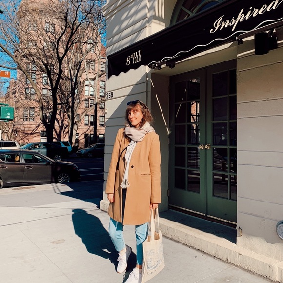 Meet your Posher, Isabella, POSH AMBASSADOR - Picture 1 of 1